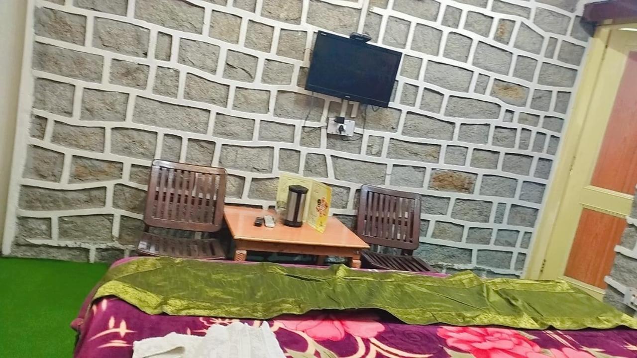 Hotel Seraj International Manāli Exterior foto